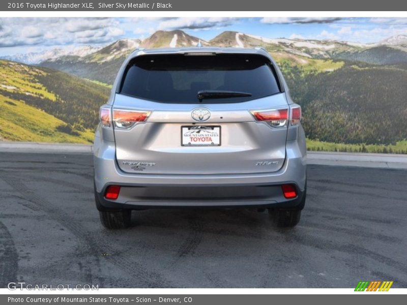 Silver Sky Metallic / Black 2016 Toyota Highlander XLE