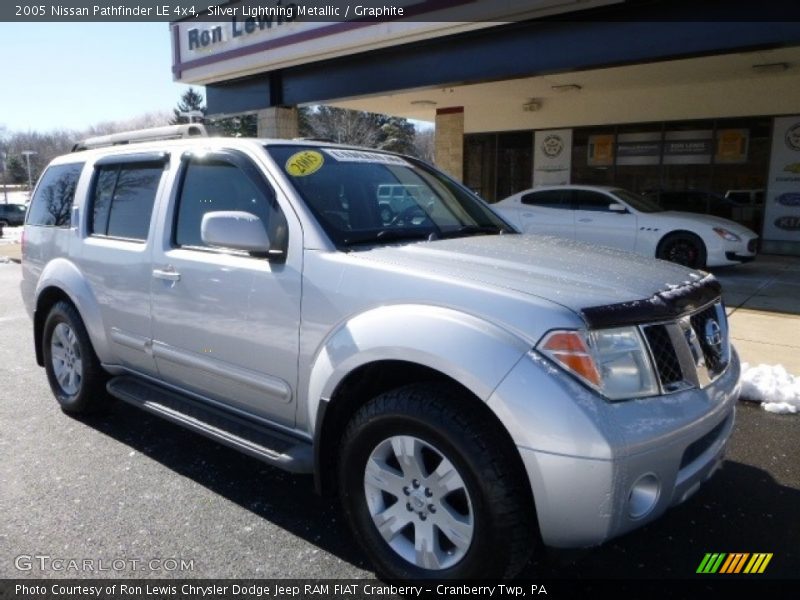 Silver Lightning Metallic / Graphite 2005 Nissan Pathfinder LE 4x4
