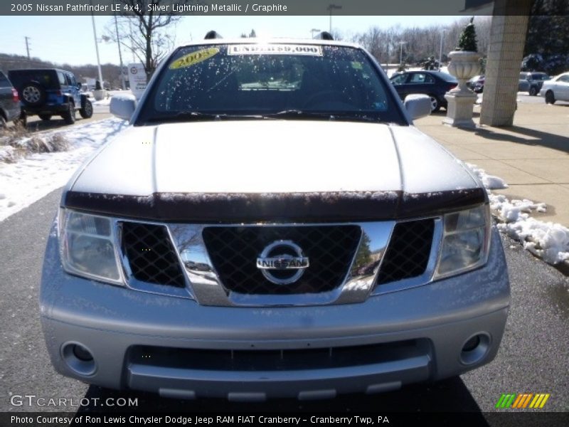 Silver Lightning Metallic / Graphite 2005 Nissan Pathfinder LE 4x4