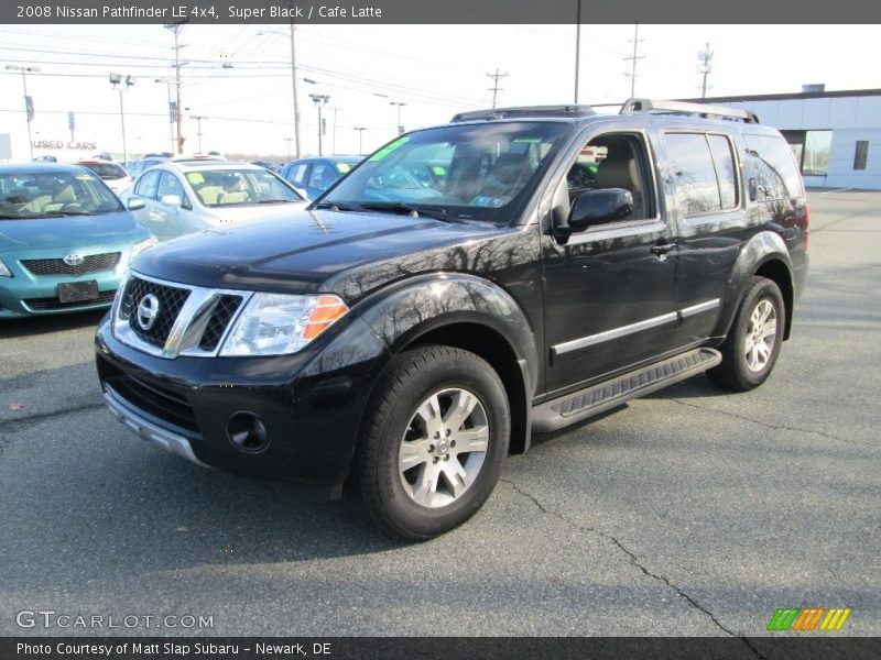 Front 3/4 View of 2008 Pathfinder LE 4x4