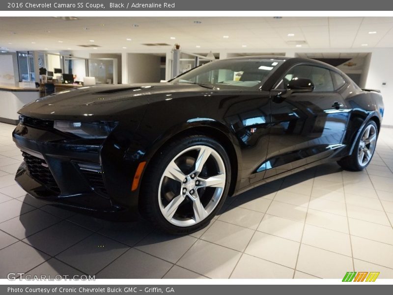 Front 3/4 View of 2016 Camaro SS Coupe