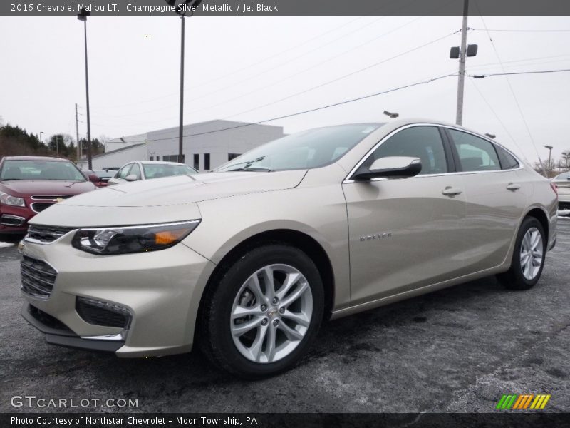 Front 3/4 View of 2016 Malibu LT