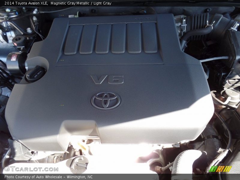 Magnetic Gray Metallic / Light Gray 2014 Toyota Avalon XLE
