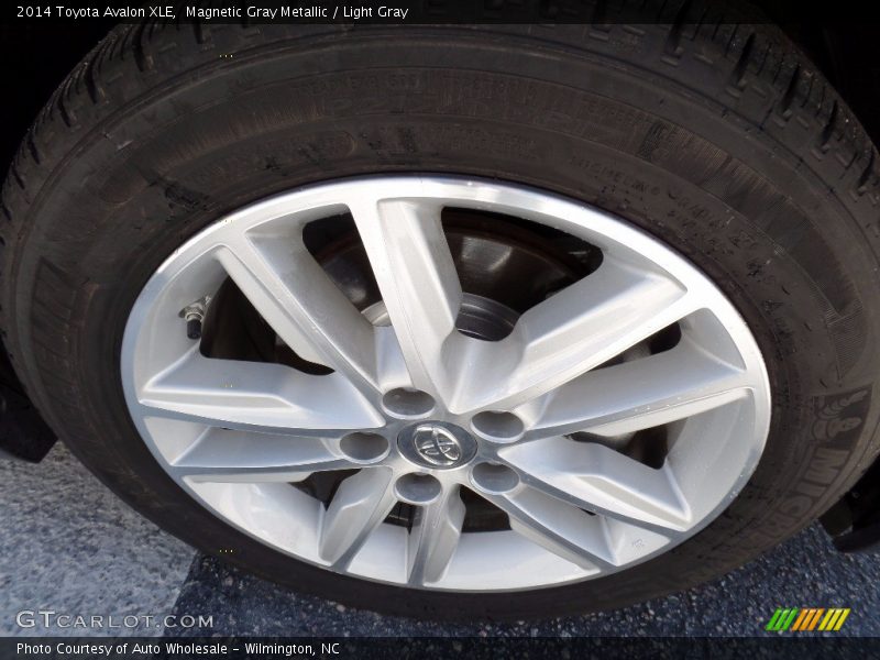 Magnetic Gray Metallic / Light Gray 2014 Toyota Avalon XLE