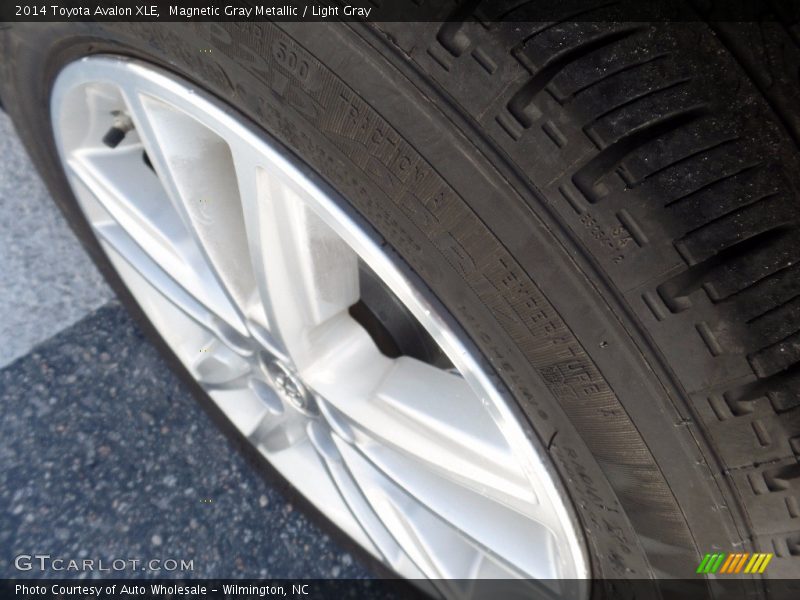 Magnetic Gray Metallic / Light Gray 2014 Toyota Avalon XLE
