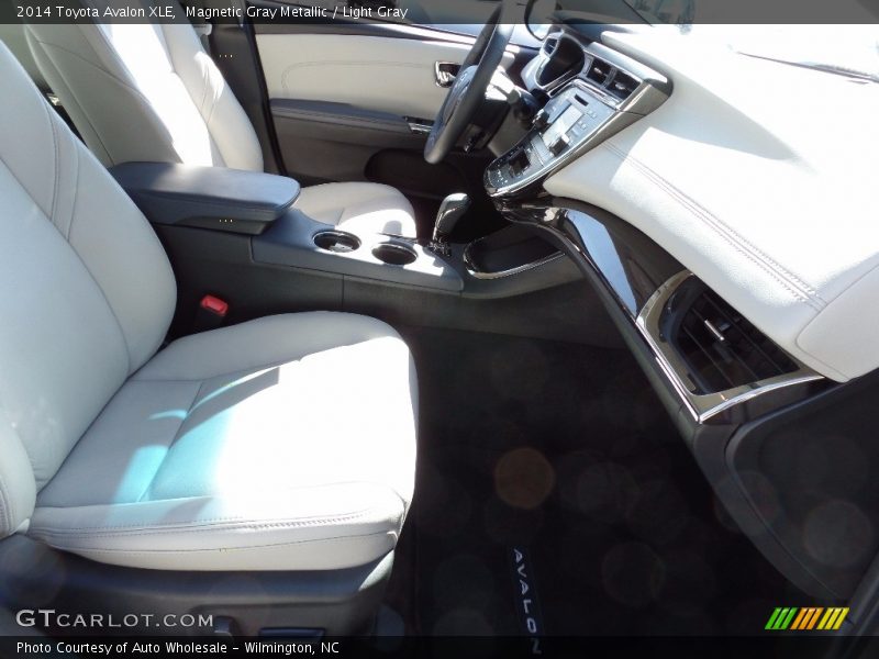Magnetic Gray Metallic / Light Gray 2014 Toyota Avalon XLE