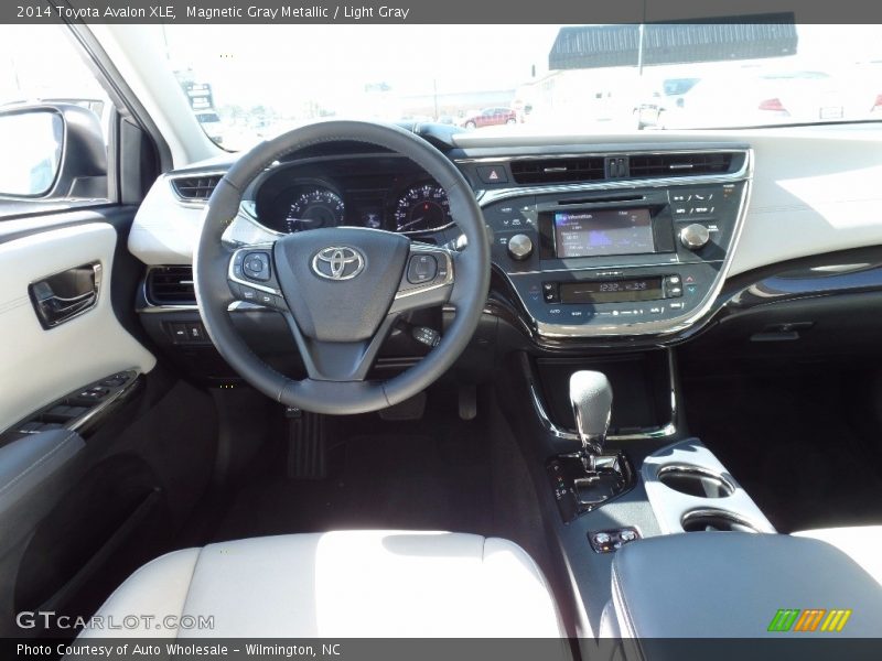 Magnetic Gray Metallic / Light Gray 2014 Toyota Avalon XLE