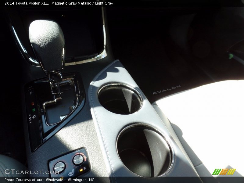 Magnetic Gray Metallic / Light Gray 2014 Toyota Avalon XLE