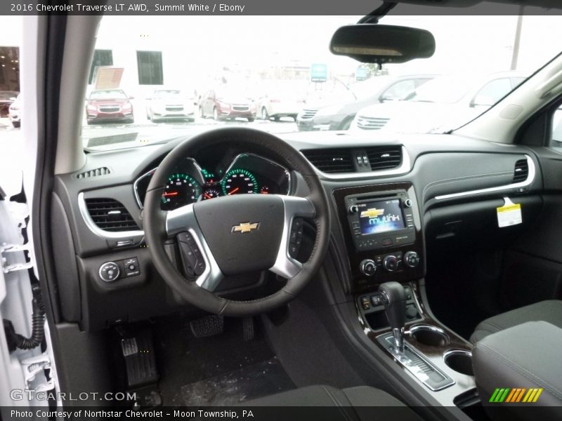 Summit White / Ebony 2016 Chevrolet Traverse LT AWD