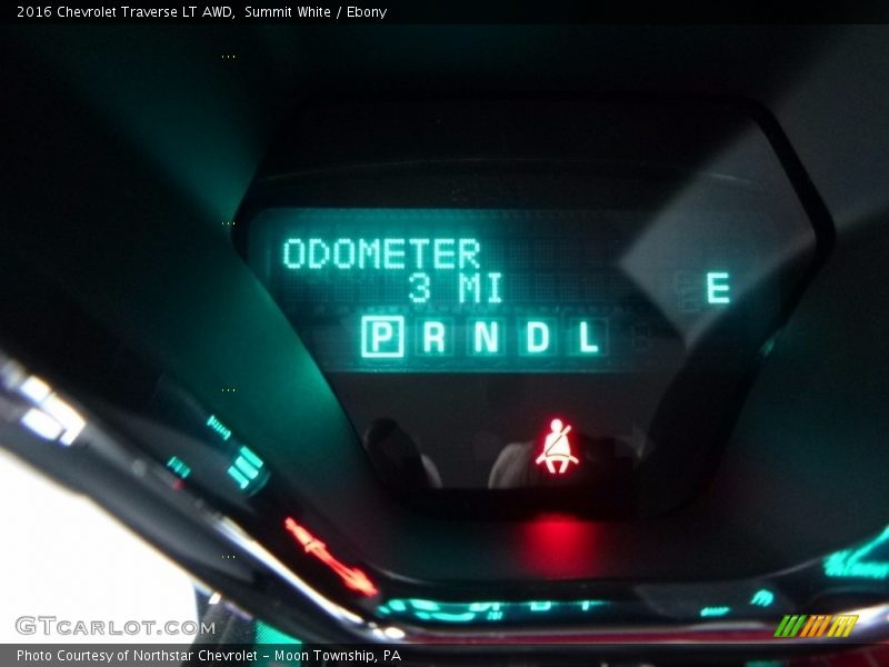 Summit White / Ebony 2016 Chevrolet Traverse LT AWD