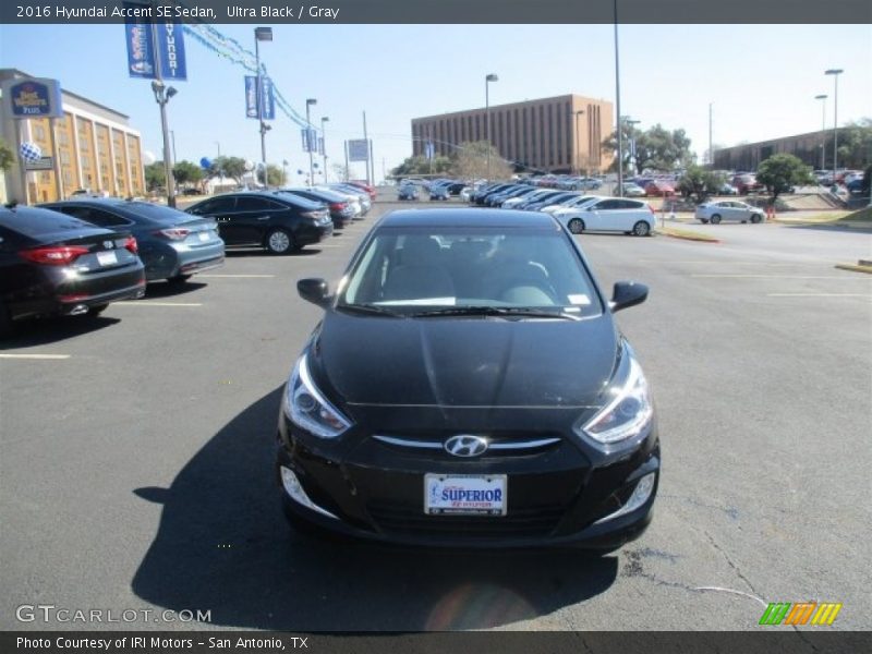 Ultra Black / Gray 2016 Hyundai Accent SE Sedan