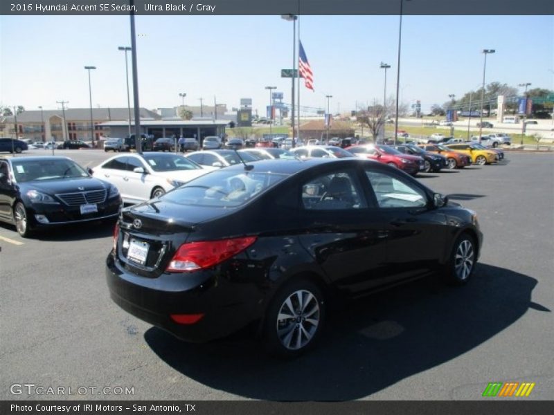 Ultra Black / Gray 2016 Hyundai Accent SE Sedan