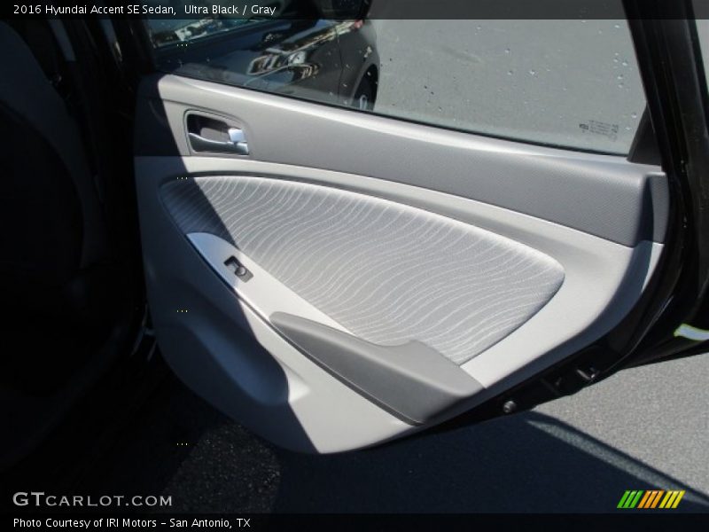 Ultra Black / Gray 2016 Hyundai Accent SE Sedan