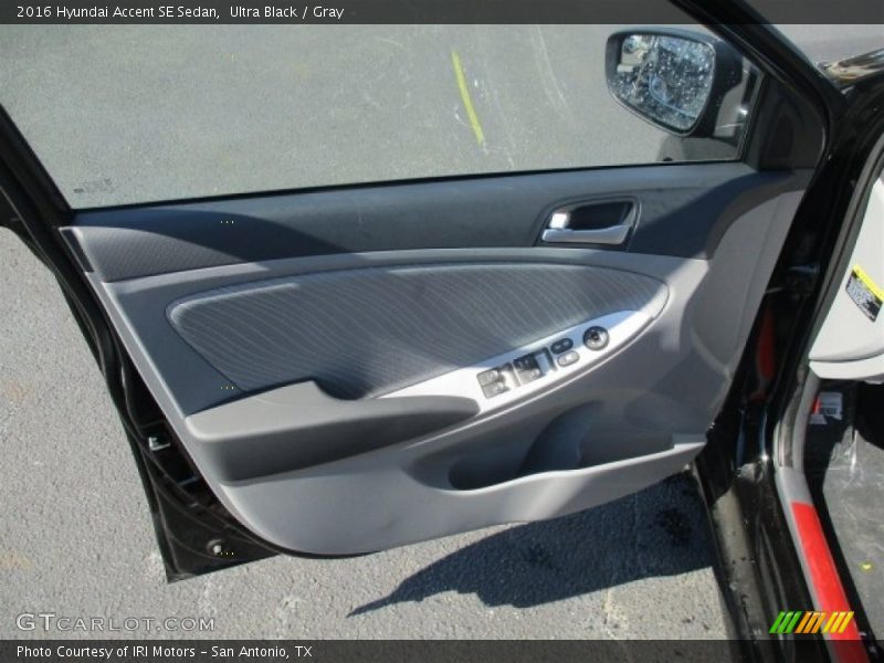 Ultra Black / Gray 2016 Hyundai Accent SE Sedan