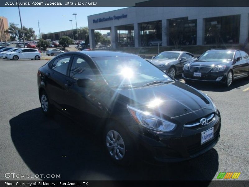 Ultra Black / Gray 2016 Hyundai Accent SE Sedan