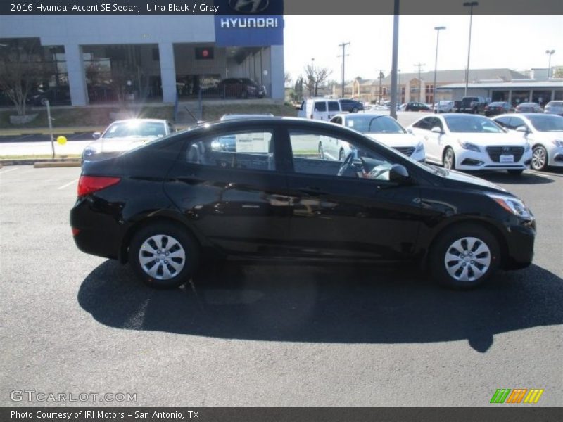Ultra Black / Gray 2016 Hyundai Accent SE Sedan