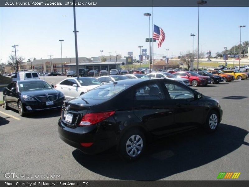 Ultra Black / Gray 2016 Hyundai Accent SE Sedan