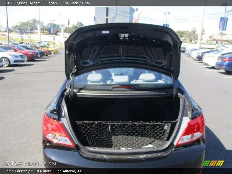 Ultra Black / Gray 2016 Hyundai Accent SE Sedan