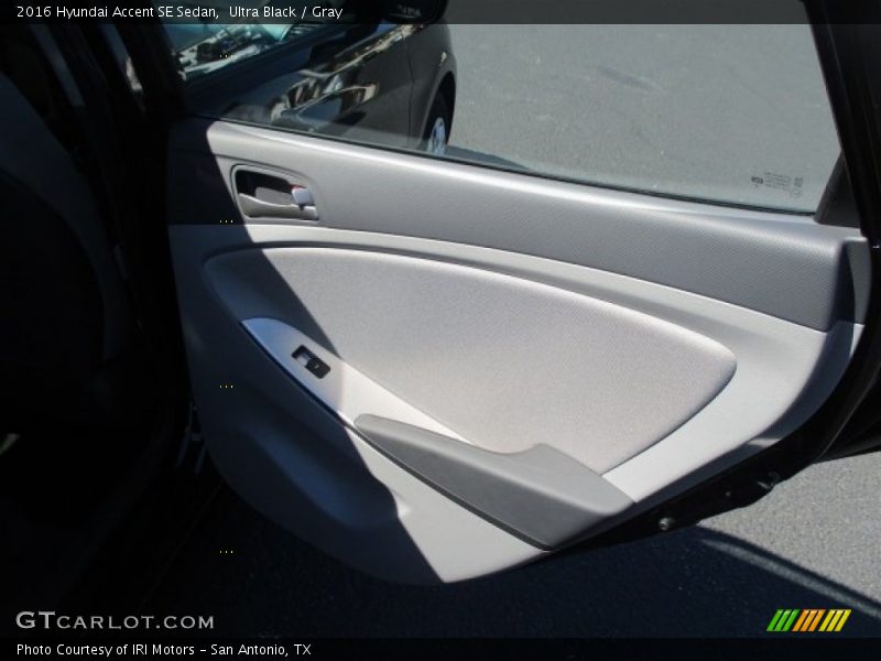 Ultra Black / Gray 2016 Hyundai Accent SE Sedan