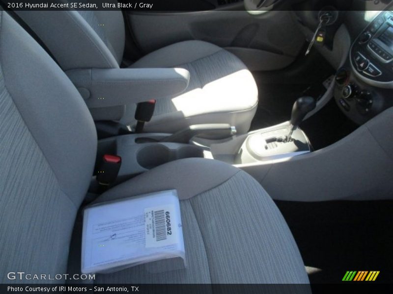Ultra Black / Gray 2016 Hyundai Accent SE Sedan