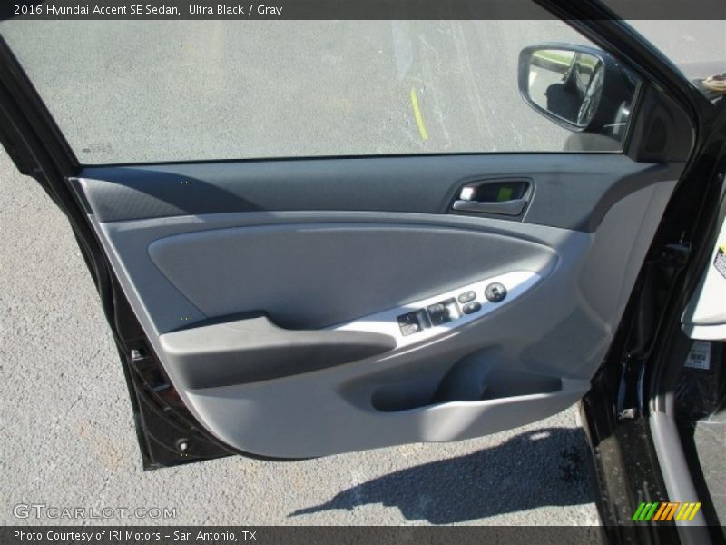 Ultra Black / Gray 2016 Hyundai Accent SE Sedan