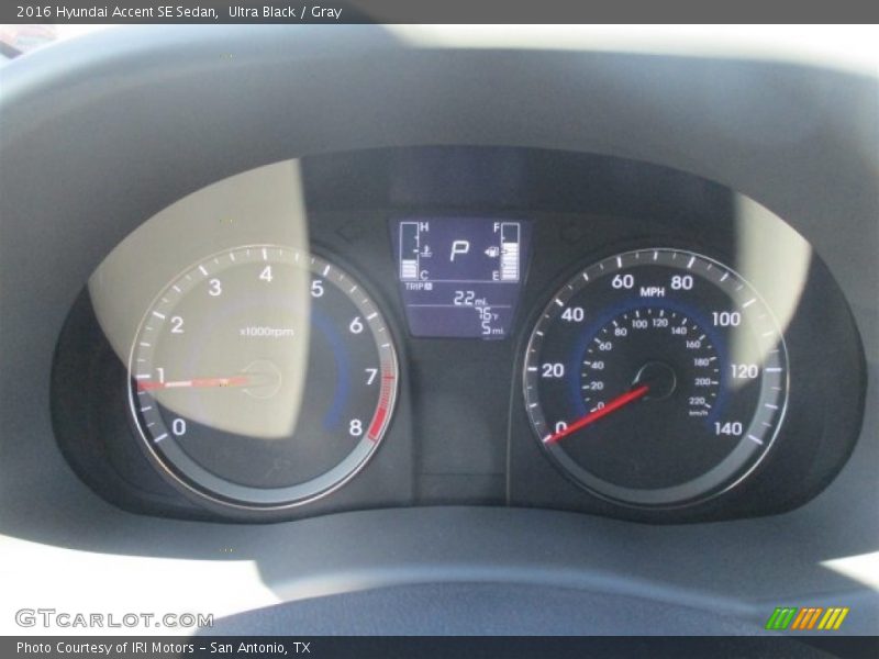 Ultra Black / Gray 2016 Hyundai Accent SE Sedan