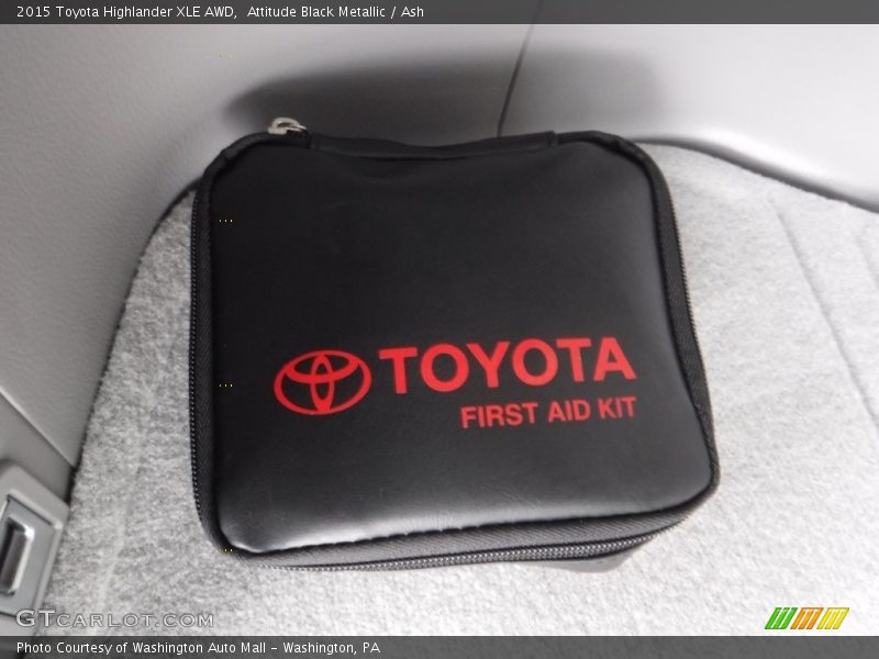 Attitude Black Metallic / Ash 2015 Toyota Highlander XLE AWD