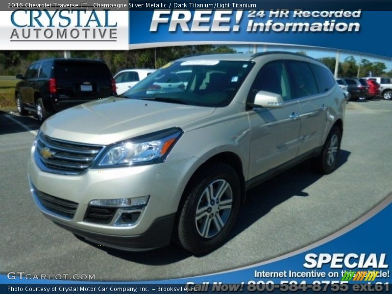 Champagne Silver Metallic / Dark Titanium/Light Titanium 2016 Chevrolet Traverse LT