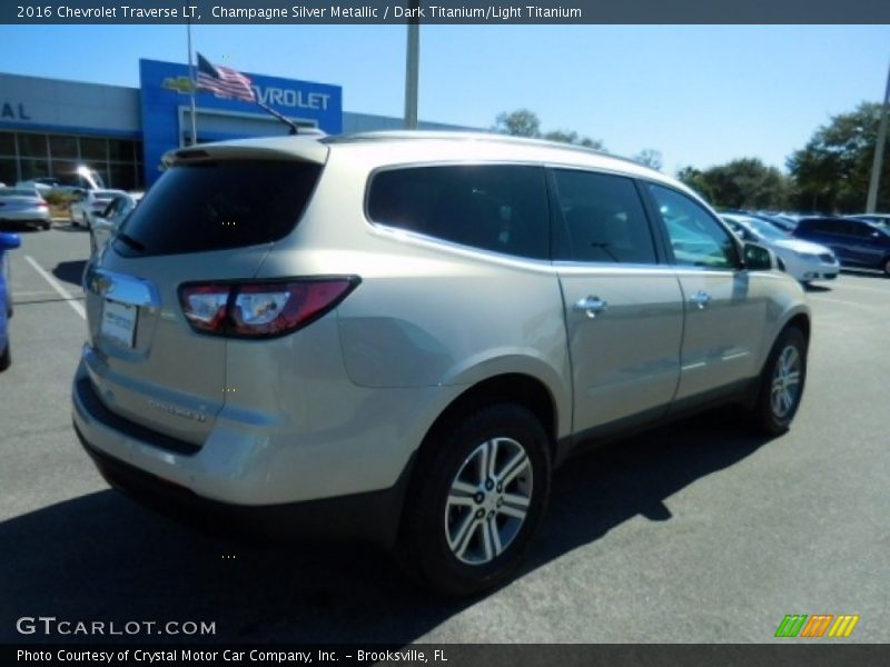 Champagne Silver Metallic / Dark Titanium/Light Titanium 2016 Chevrolet Traverse LT