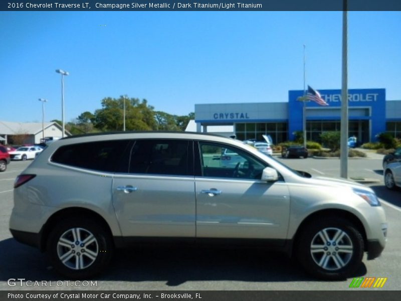 Champagne Silver Metallic / Dark Titanium/Light Titanium 2016 Chevrolet Traverse LT