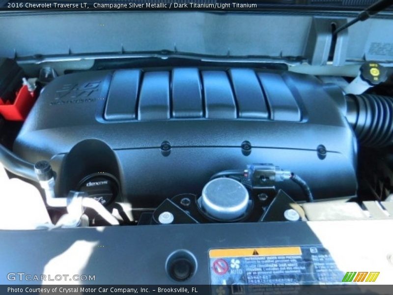 Champagne Silver Metallic / Dark Titanium/Light Titanium 2016 Chevrolet Traverse LT