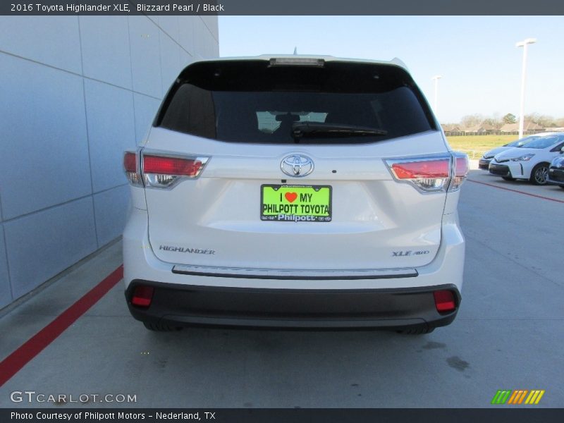 Blizzard Pearl / Black 2016 Toyota Highlander XLE
