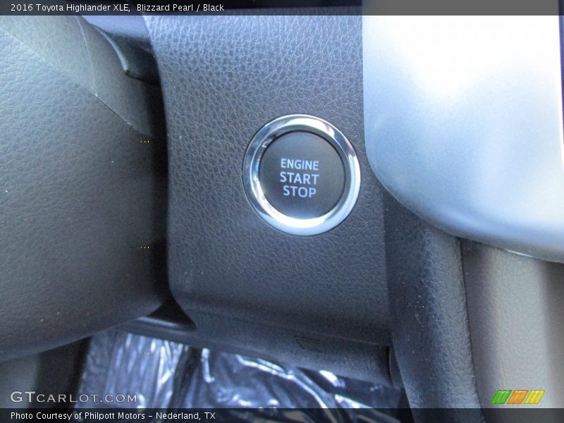Blizzard Pearl / Black 2016 Toyota Highlander XLE