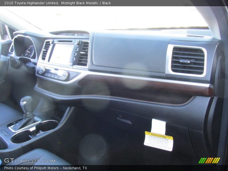 Midnight Black Metallic / Black 2016 Toyota Highlander Limited