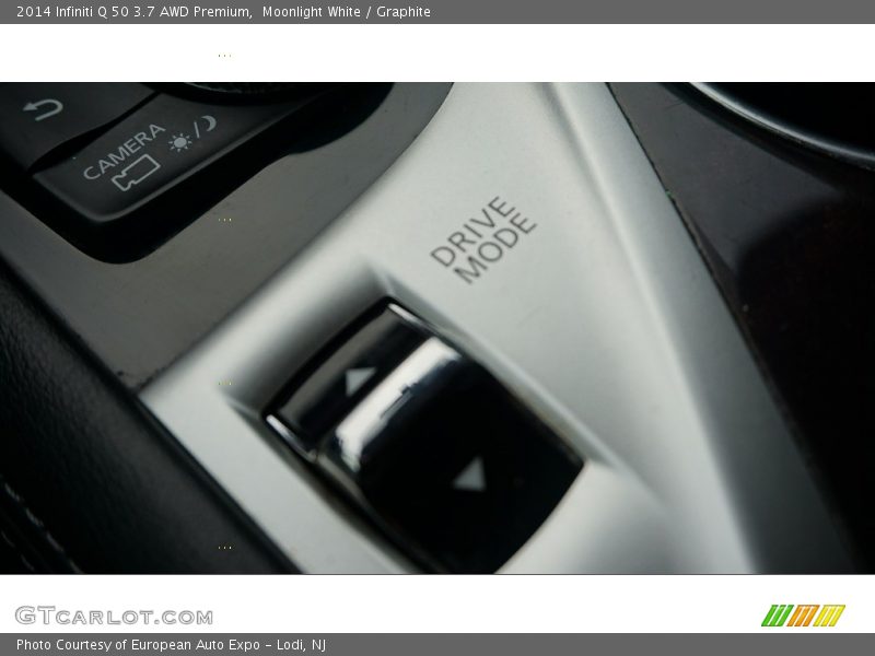 Moonlight White / Graphite 2014 Infiniti Q 50 3.7 AWD Premium