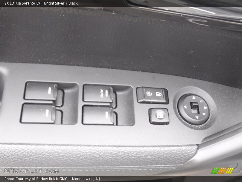 Bright Silver / Black 2013 Kia Sorento LX