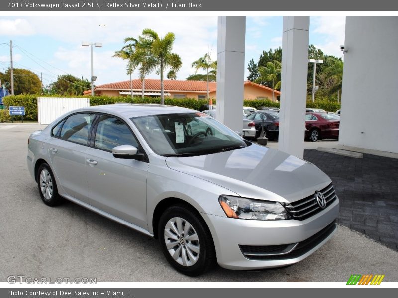 Reflex Silver Metallic / Titan Black 2013 Volkswagen Passat 2.5L S