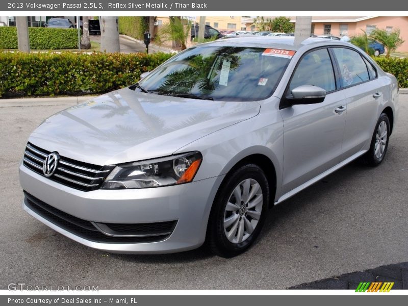 Reflex Silver Metallic / Titan Black 2013 Volkswagen Passat 2.5L S