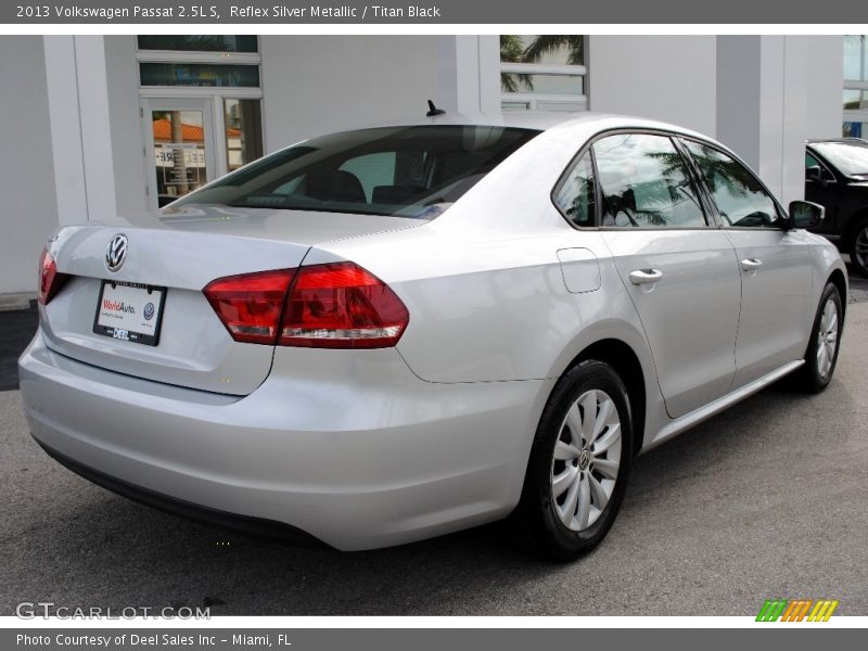 Reflex Silver Metallic / Titan Black 2013 Volkswagen Passat 2.5L S