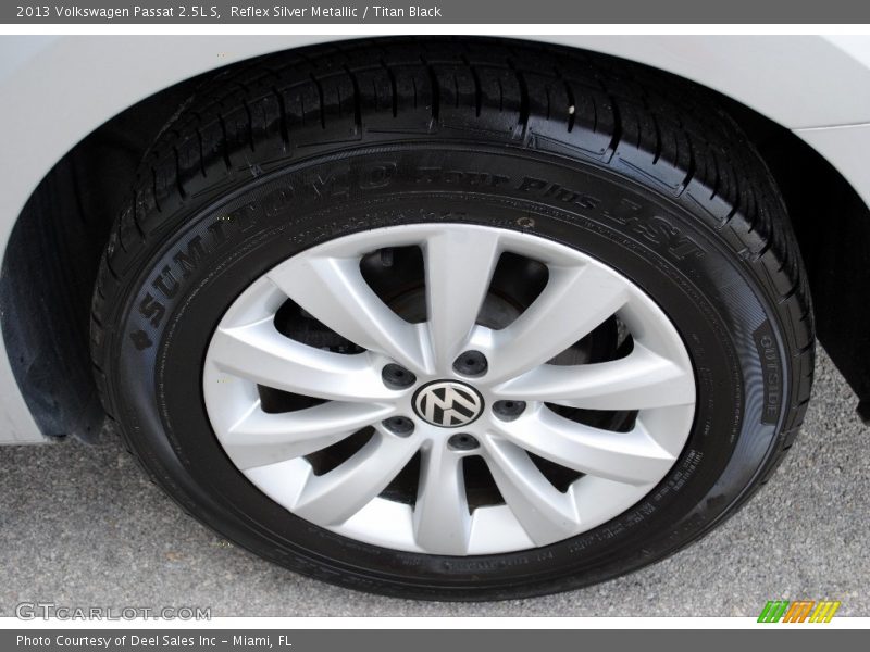 Reflex Silver Metallic / Titan Black 2013 Volkswagen Passat 2.5L S