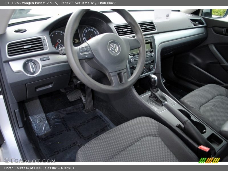 Reflex Silver Metallic / Titan Black 2013 Volkswagen Passat 2.5L S