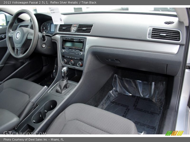 Reflex Silver Metallic / Titan Black 2013 Volkswagen Passat 2.5L S