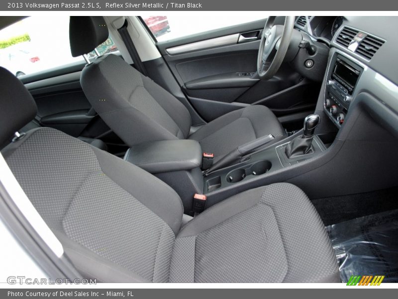 Reflex Silver Metallic / Titan Black 2013 Volkswagen Passat 2.5L S