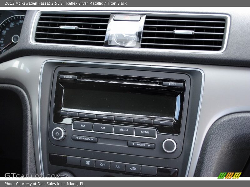 Reflex Silver Metallic / Titan Black 2013 Volkswagen Passat 2.5L S