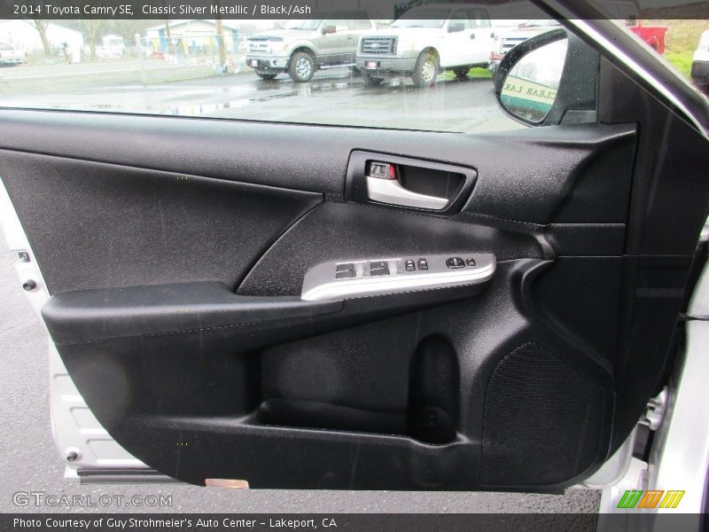 Classic Silver Metallic / Black/Ash 2014 Toyota Camry SE