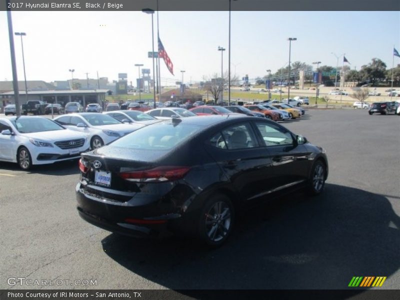Black / Beige 2017 Hyundai Elantra SE