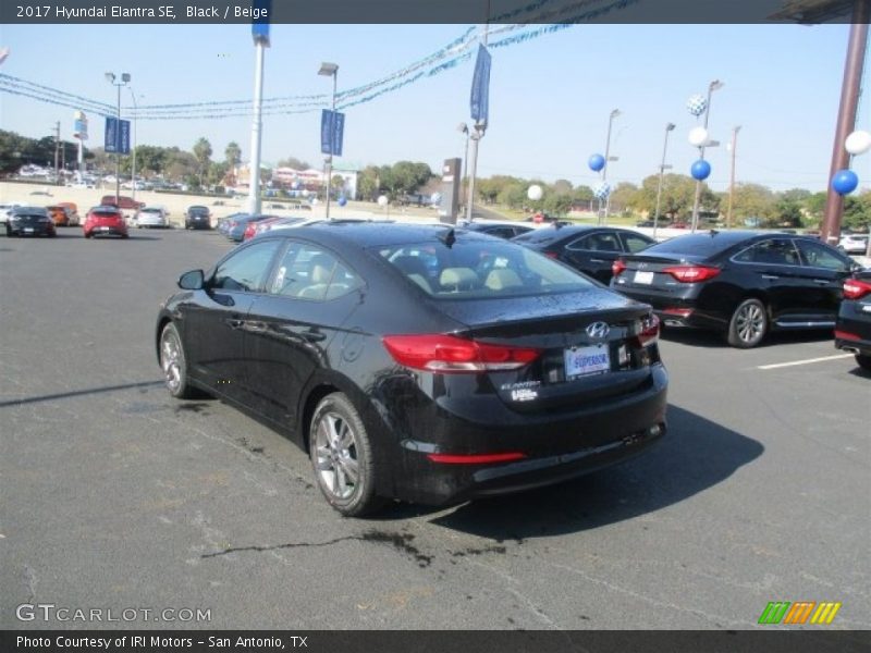 Black / Beige 2017 Hyundai Elantra SE