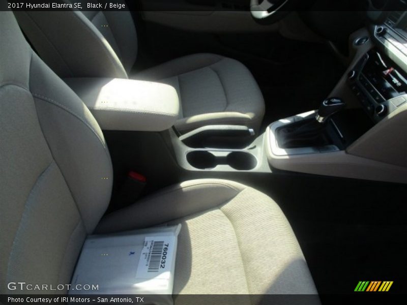 Black / Beige 2017 Hyundai Elantra SE
