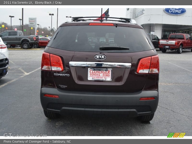 Ebony Black / Gray 2011 Kia Sorento LX