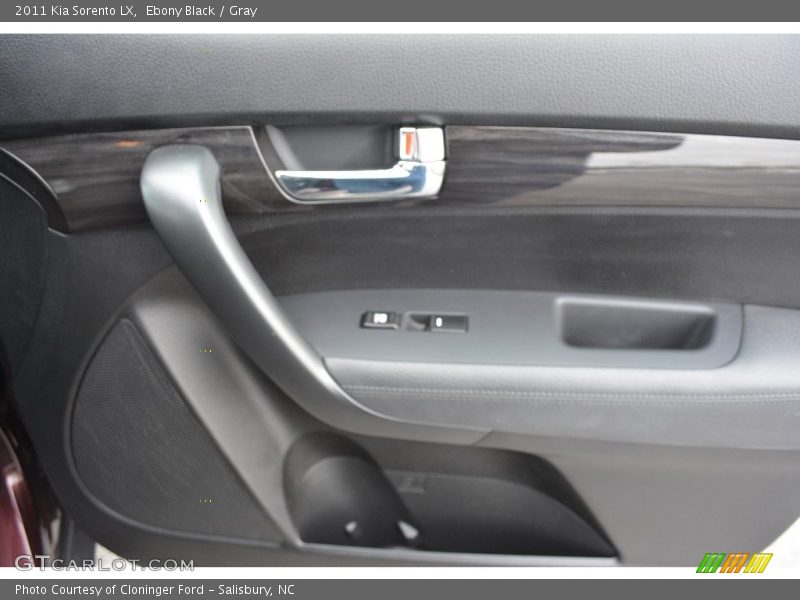 Ebony Black / Gray 2011 Kia Sorento LX